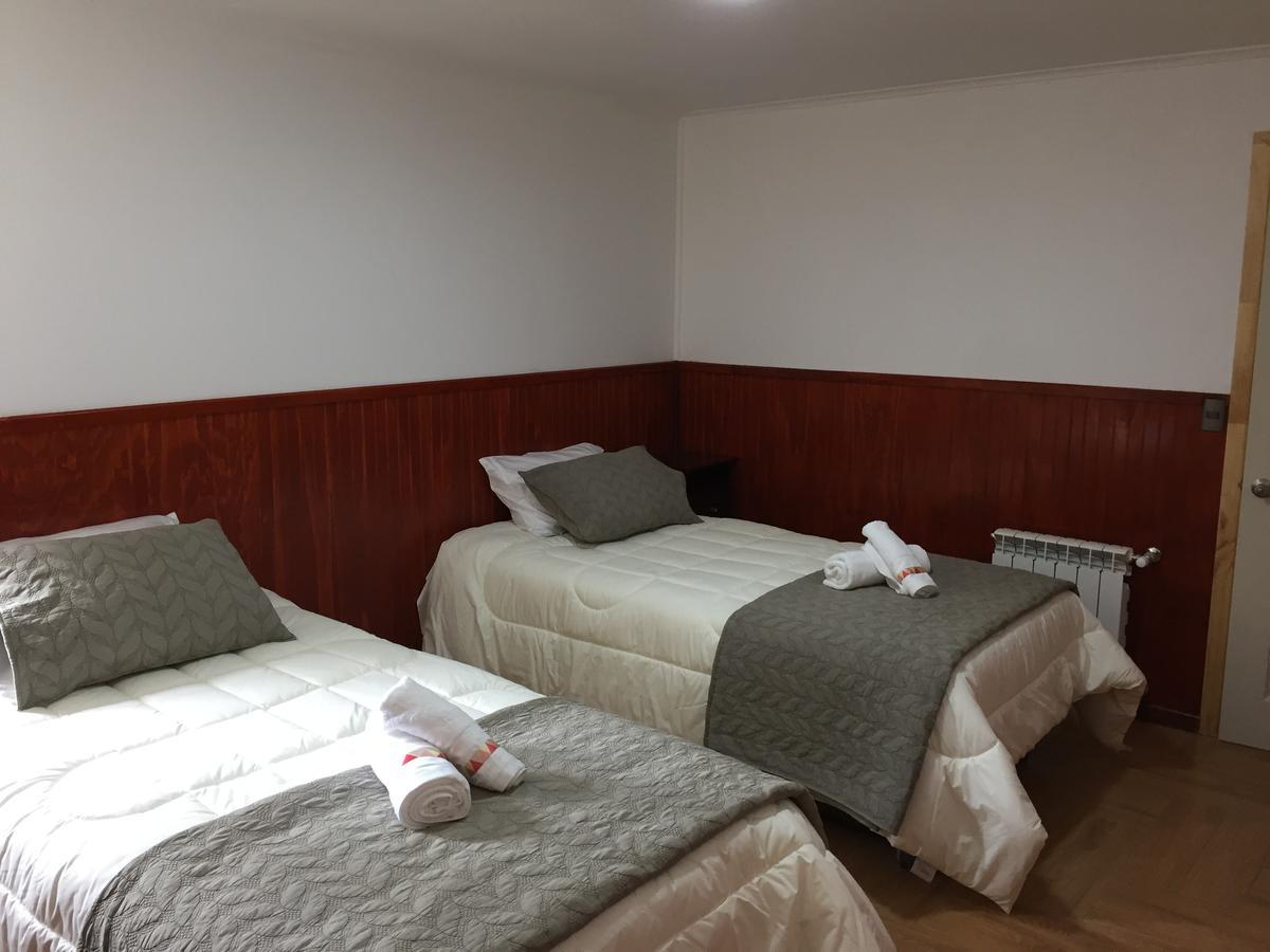 Hostal Andes Patagonicos Puerto Natales Bagian luar foto