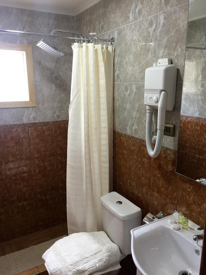 Hostal Andes Patagonicos Puerto Natales Bagian luar foto