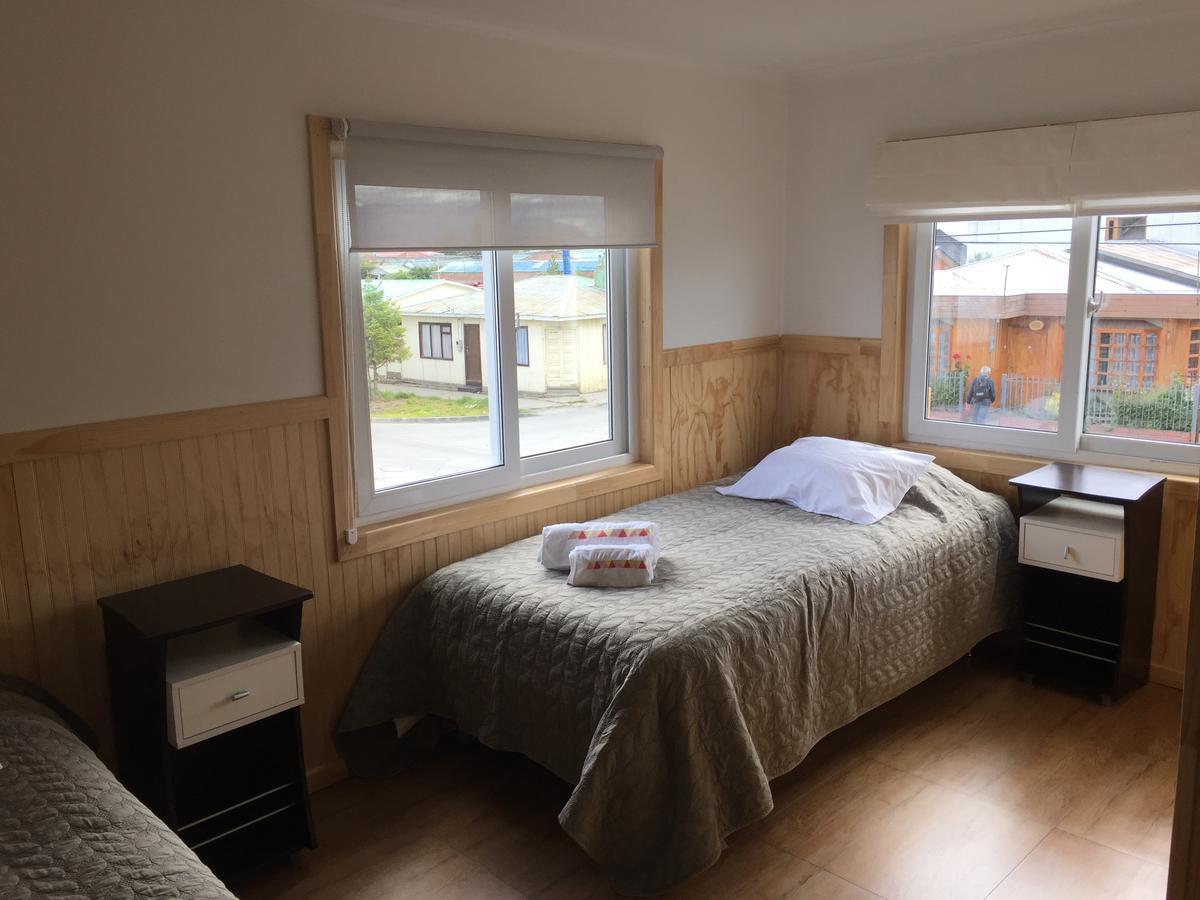 Hostal Andes Patagonicos Puerto Natales Bagian luar foto