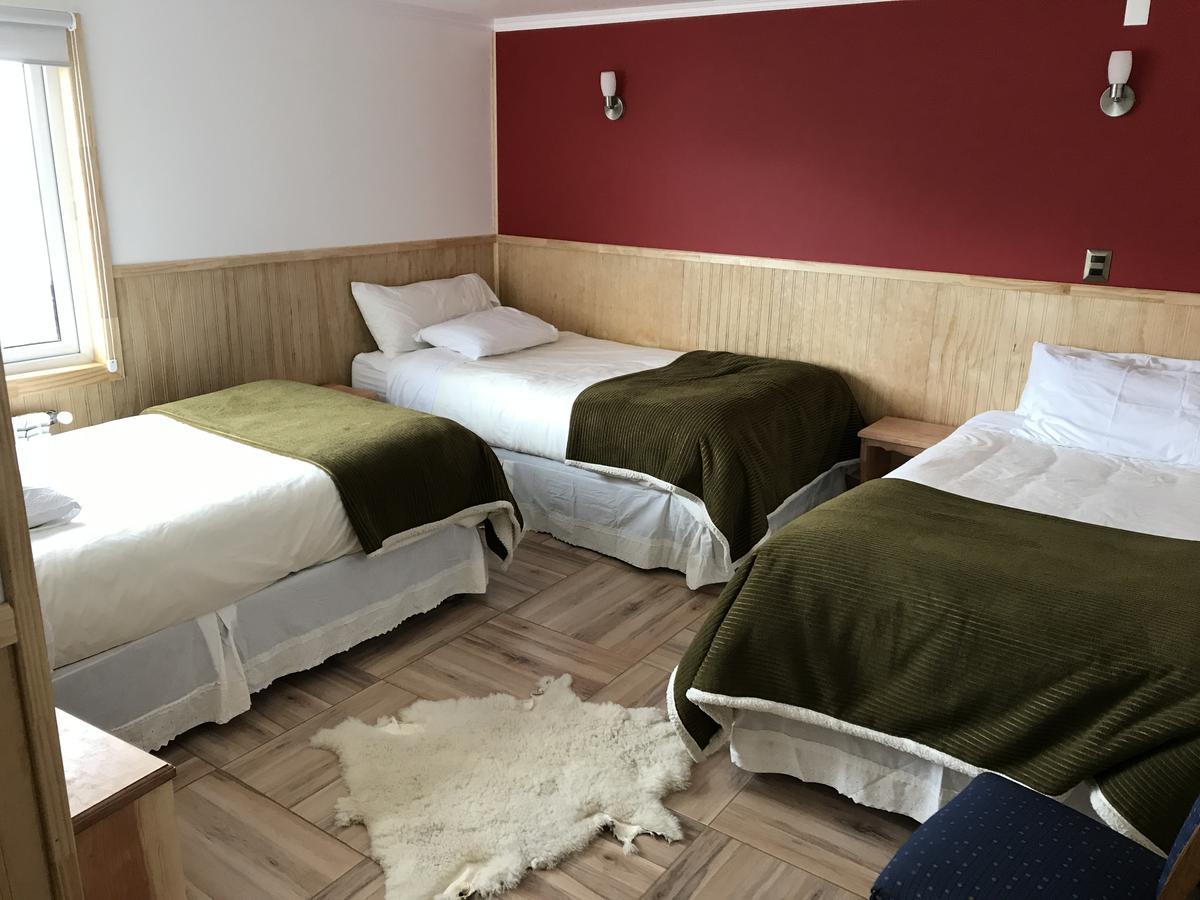 Hostal Andes Patagonicos Puerto Natales Bagian luar foto