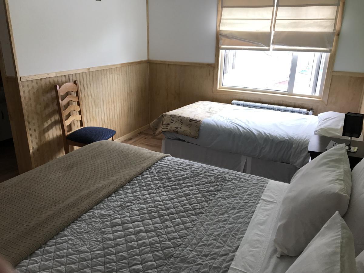 Hostal Andes Patagonicos Puerto Natales Bagian luar foto